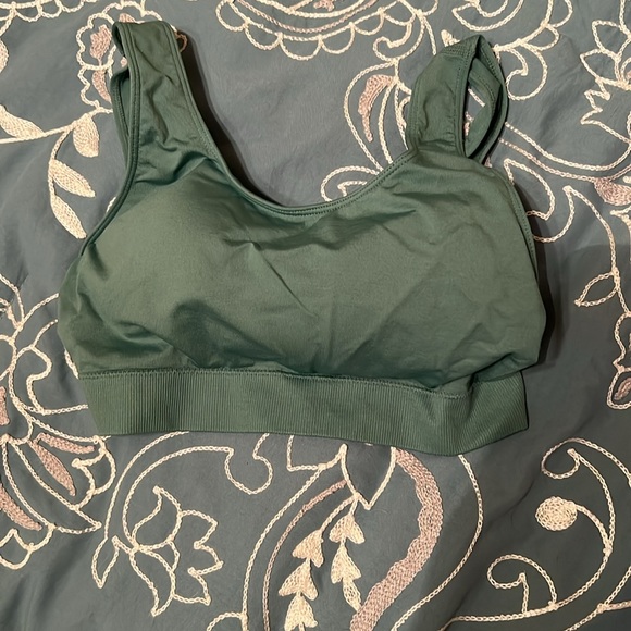 Set of 4 sports bras - Picture 4 of 9